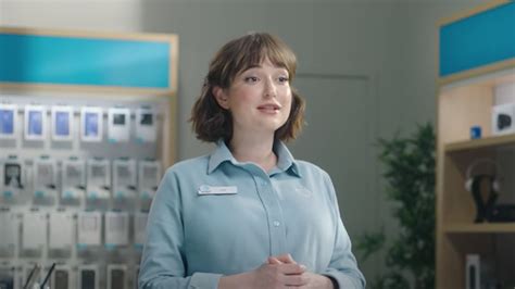 The Real Reason The AT&T Commercial Girl Is。